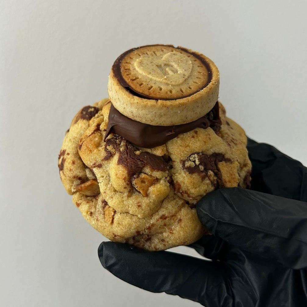 Stuffed NYC Cookies